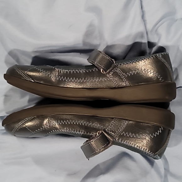 HUSH PUPPIESA GIRLS DRESS SHOE - Picture 6 of 12